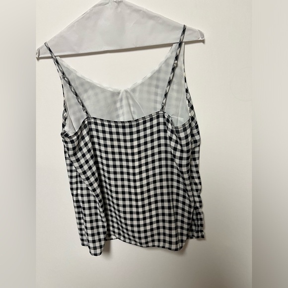 BANANA REPUBLIC SPAGHETTI STRAP SHELL SIZE MEDIUM PETITE BLACK AND WHITE CHECKED - Picture 4 of 5